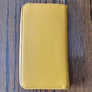 Thirty-One Benjamin wallet